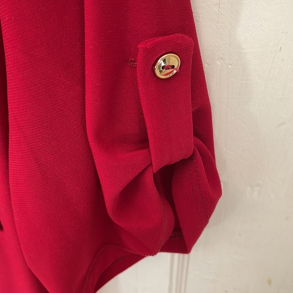 Red top with pockets - Picture 5 of 6